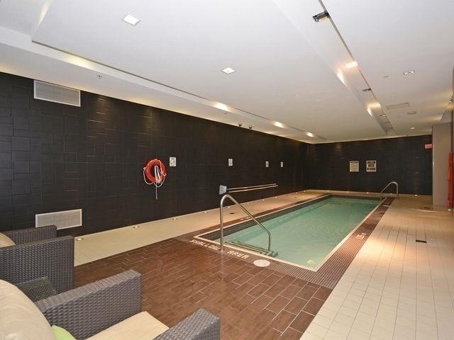 Lph 2 - 35 Brian Peck Cres, Condo with 1 bedrooms, 1 bathrooms and 1 parking in Toronto ON | Image 2