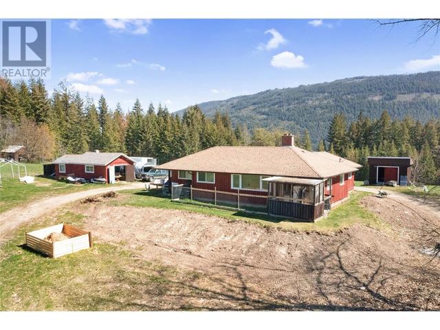 3521 20 Avenue Ne, House detached with 3 bedrooms, 1 bathrooms and 1 parking in Salmon Arm BC | Image 11