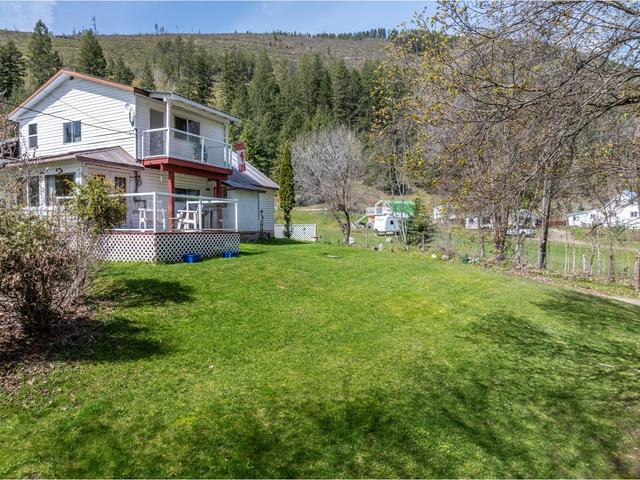 5469 Cory Road, House detached with 1 bedrooms, 2 bathrooms and null parking in Central Kootenay A BC | Image 48