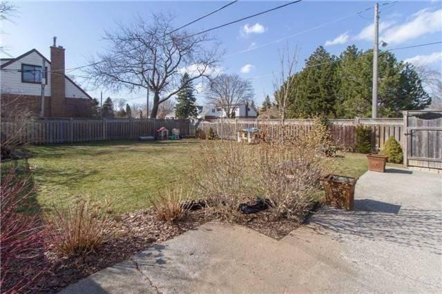 34 Bellamy Rd S, House detached with 3 bedrooms, 2 bathrooms and 3 parking in Toronto ON | Image 11