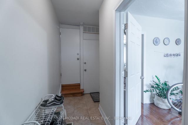 1050 Ossington Ave, House attached with 4 bedrooms, 2 bathrooms and 2 parking in Toronto ON | Image 34