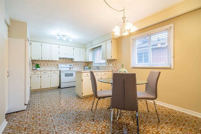 13 Major Oaks Dr, House semidetached with 3 bedrooms, 2 bathrooms and 4 parking in Brampton ON | Image 11