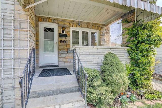 991 Carlaw Ave, House semidetached with 3 bedrooms, 2 bathrooms and 3 parking in Toronto ON | Image 23