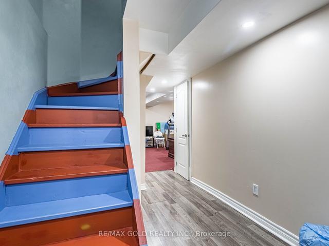 124 Kenwood Dr, Townhouse with 3 bedrooms, 3 bathrooms and 2 parking in Brampton ON | Image 11