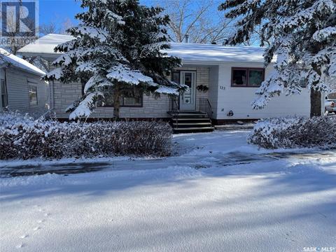 133 2nd Street W, House detached with 4 bedrooms, 3 bathrooms and null parking in Lafleche SK | Card Image