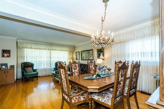 51 Medina Cres, House detached with 3 bedrooms, 2 bathrooms and 5 parking in Toronto ON | Image 5