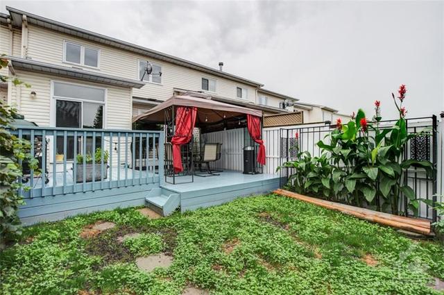 1816 Hialeah Drive, Townhouse with 3 bedrooms, 2 bathrooms and 3 parking in Ottawa ON | Image 28