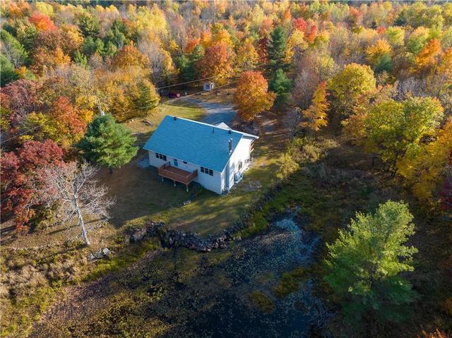 878 Devil Lake Road, House detached with 4 bedrooms, 2 bathrooms and 8 parking in South Frontenac ON | Image 3