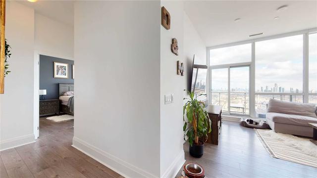 ph03 - 17 Zorra St, Condo with 3 bedrooms, 2 bathrooms and 1 parking in Toronto ON | Image 11