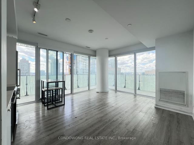 4006 - 42 Charles St E, Condo with 2 bedrooms, 1 bathrooms and 1 parking in Toronto ON | Image 4