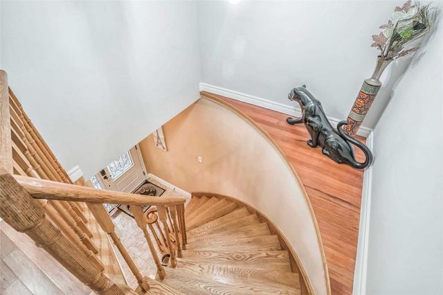 157 Hupfield Tr, House detached with 4 bedrooms, 4 bathrooms and 6 parking in Toronto ON | Image 15