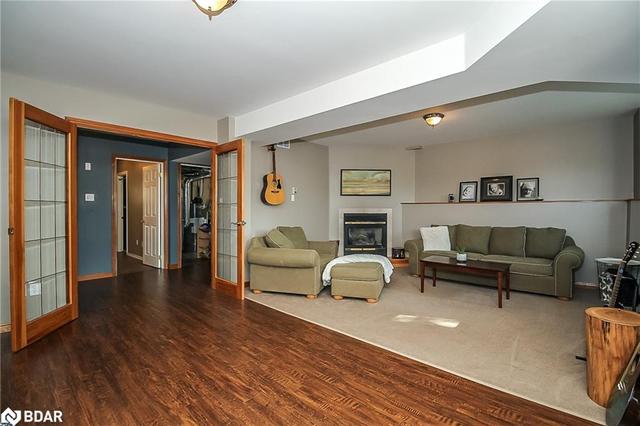 67 Riverdale Drive, House detached with 4 bedrooms, 2 bathrooms and 5 parking in Wasaga Beach ON | Image 20