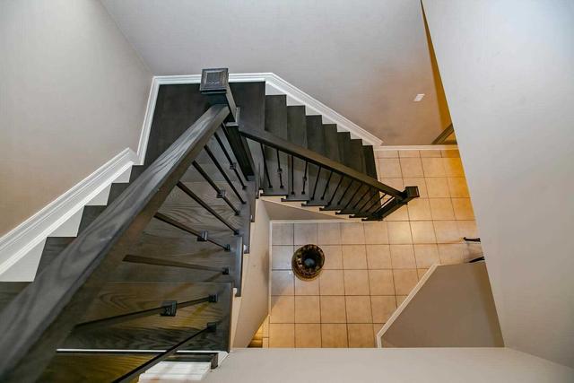 8620 Milomir St, House detached with 3 bedrooms, 3 bathrooms and 6 parking in Niagara Falls ON | Image 5