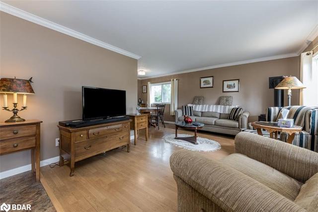 8 Locust Hill Court, House detached with 2 bedrooms, 1 bathrooms and null parking in Innisfil ON | Image 14