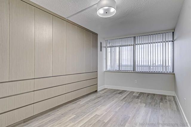2308 - 3100 Kirwin Ave, Condo with 3 bedrooms, 2 bathrooms and 2 parking in Mississauga ON | Image 25