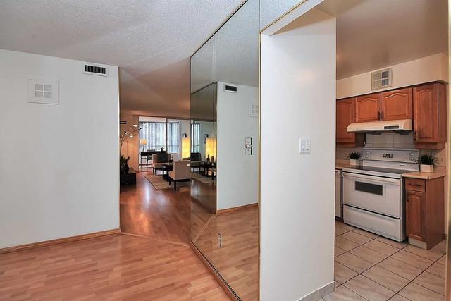 507 - 55 Austin Dr, Condo with 2 bedrooms, 2 bathrooms and 2 parking in Markham ON | Image 8