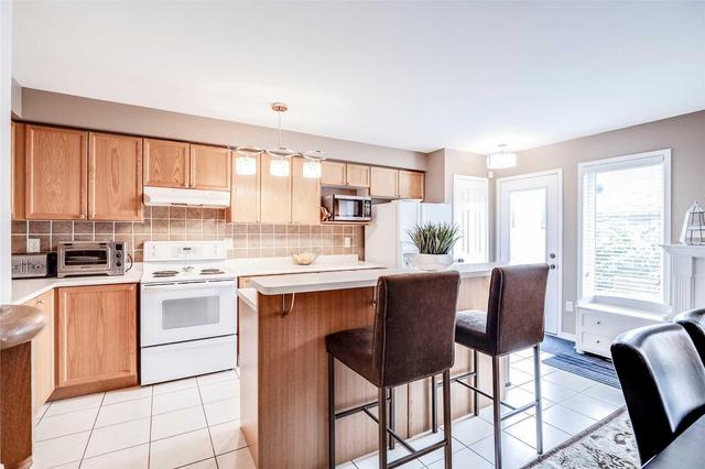 89 Glenashton Dr E, House semidetached with 3 bedrooms, 3 bathrooms and 2 parking in Oakville ON | Image 6