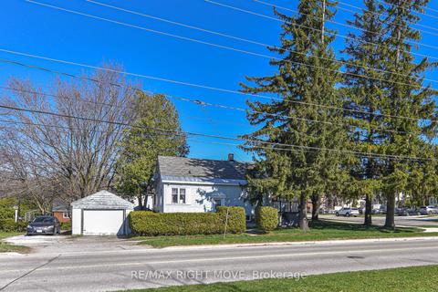 335 Moffat St, House detached with 3 bedrooms, 1 bathrooms and 3 parking in Orillia ON | Card Image