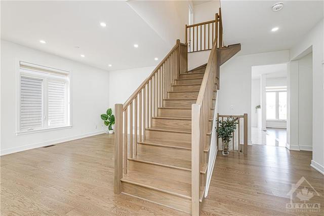 802 Wooler Place, House detached with 4 bedrooms, 5 bathrooms and 6 parking in Ottawa ON | Image 4