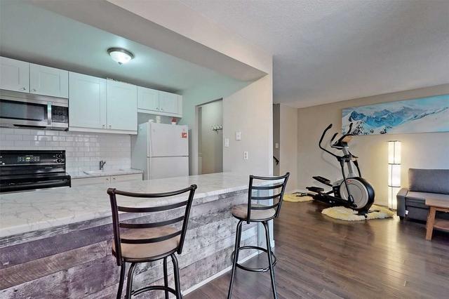 40 - 1016 Falgarwood Dr, Townhouse with 3 bedrooms, 2 bathrooms and 1 parking in Oakville ON | Image 24