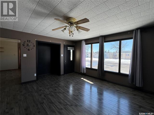 409 5th Avenue W, House detached with 2 bedrooms, 1 bathrooms and null parking in Biggar SK | Image 6