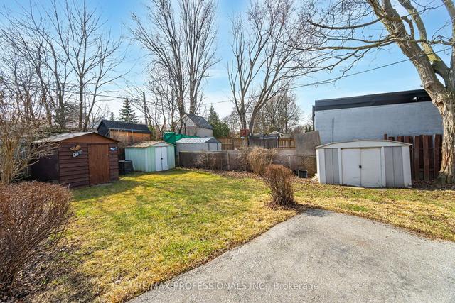 21 Kentroyal Dr, House detached with 3 bedrooms, 2 bathrooms and 5 parking in Toronto ON | Image 32