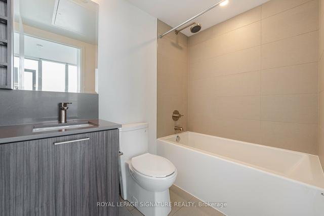 ph15 - 19 Western Battery Rd, Condo with 2 bedrooms, 2 bathrooms and 1 parking in Toronto ON | Image 4