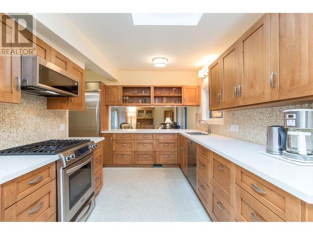 4315 Keith Road, House detached with 4 bedrooms, 2 bathrooms and 5 parking in West Vancouver BC | Image 6