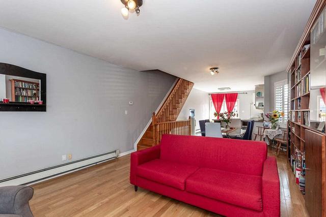 1187 Dovercourt Rd, House detached with 4 bedrooms, 2 bathrooms and 2 parking in Toronto ON | Image 2