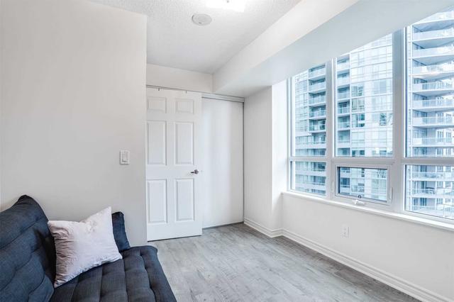1207 - 25 Lower Simcoe St, Condo with 2 bedrooms, 2 bathrooms and 1 parking in Toronto ON | Image 9
