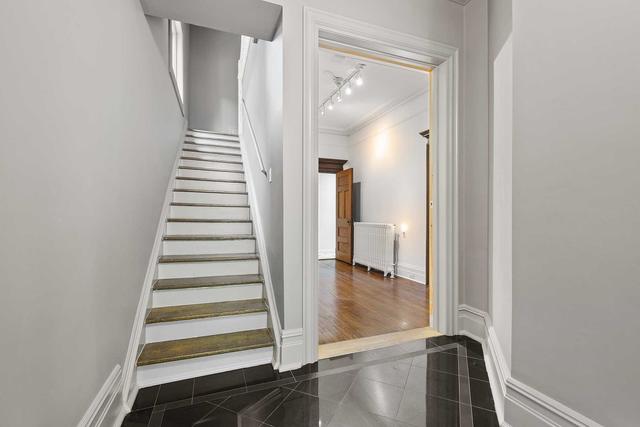 18 Elm Ave, House detached with 7 bedrooms, 5 bathrooms and 5 parking in Toronto ON | Image 2
