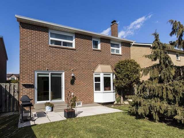 74 Nuttall St, House detached with 3 bedrooms, 3 bathrooms and 2 parking in Brampton ON | Image 3