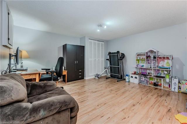 162 Bechtel Drive, House semidetached with 3 bedrooms, 1 bathrooms and 3 parking in Kitchener ON | Image 19
