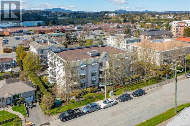307 - 3133 Tillicum Rd, Condo with 2 bedrooms, 1 bathrooms and null parking in Saanich BC | Image 4