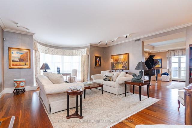 7a - 2 Chedington Pl, Condo with 2 bedrooms, 3 bathrooms and 2 parking in Toronto ON | Image 3