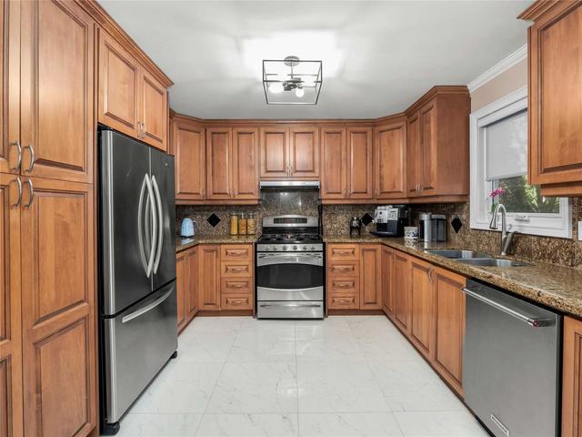 464 Wycliffe Ave, House detached with 4 bedrooms, 4 bathrooms and 8 parking in Vaughan ON | Image 16