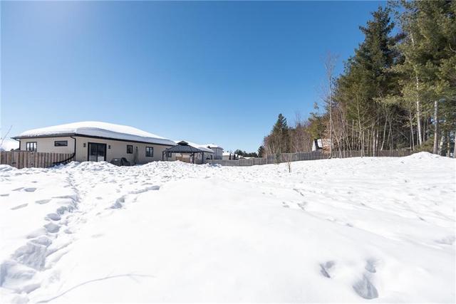 21 Noble Crescent, House detached with 5 bedrooms, 3 bathrooms and 6 parking in Petawawa ON | Image 30