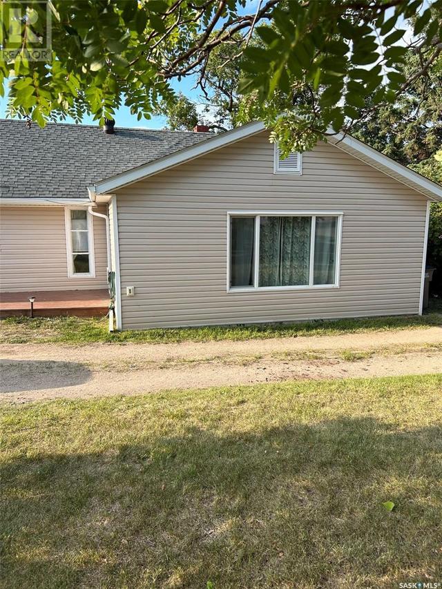209 Prouse Street, House detached with 2 bedrooms, 1 bathrooms and null parking in Kelvington SK | Image 4