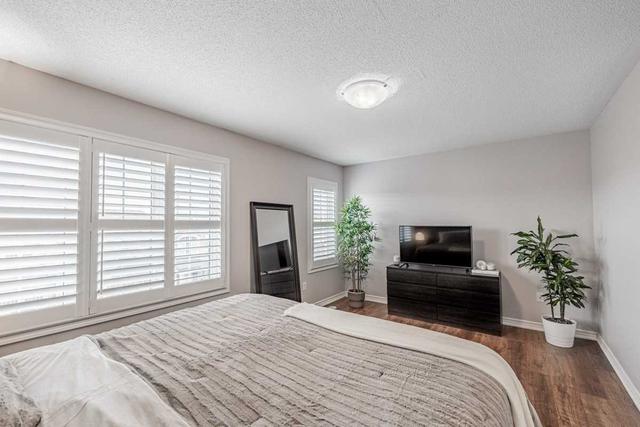 1727 Copeland Circ, House attached with 2 bedrooms, 3 bathrooms and 3 parking in Milton ON | Image 19