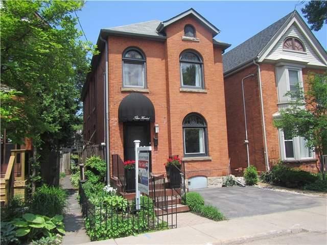 300 Jackson St W, House detached with 2 bedrooms, 1 bathrooms and 2 parking in Hamilton ON | Image 1