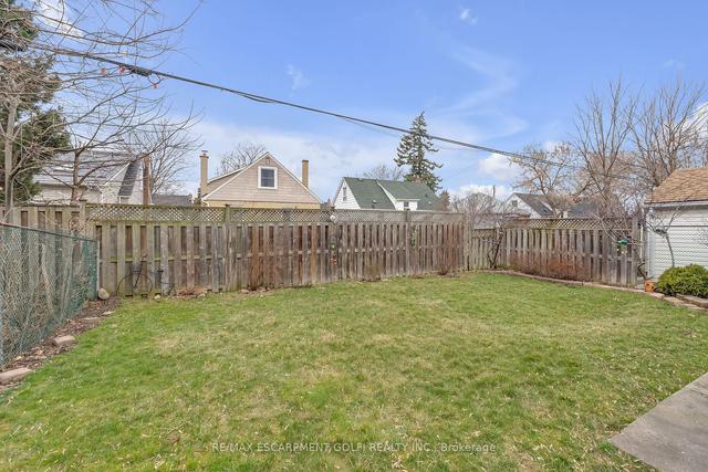 192 Rodgers Rd, House detached with 3 bedrooms, 2 bathrooms and 3 parking in Hamilton ON | Image 33