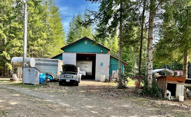 120 Burton Cross Road, House detached with 4 bedrooms, 2 bathrooms and null parking in Central Kootenay K BC | Image 48