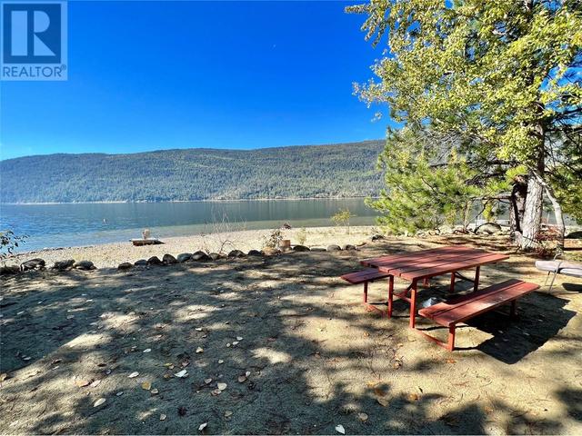 8554 97a Highway, House detached with 2 bedrooms, 1 bathrooms and null parking in North Okanagan F BC | Image 3