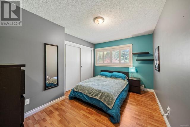 763 Helvetia Cres, House detached with 4 bedrooms, 3 bathrooms and 4 parking in Saanich BC | Image 29