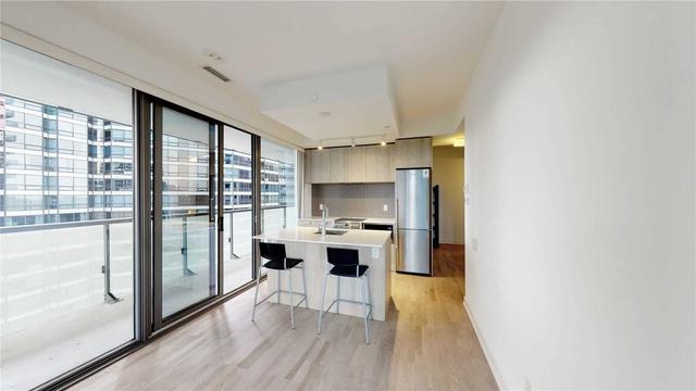 1710 - 57 St Joseph St, Condo with 1 bedrooms, 1 bathrooms and 0 parking in Toronto ON | Image 3