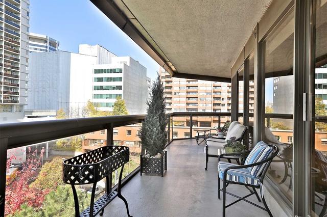 705 - 70 Rosehill Ave, Condo with 2 bedrooms, 3 bathrooms and 2 parking in Toronto ON | Image 15