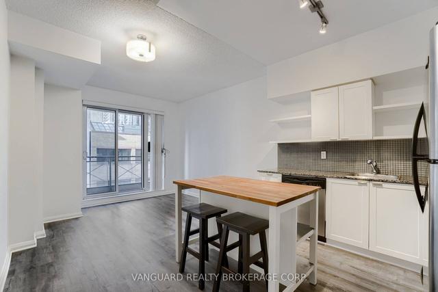 809 - 35 Hayden St, Condo with 1 bedrooms, 1 bathrooms and 1 parking in Toronto ON | Image 6