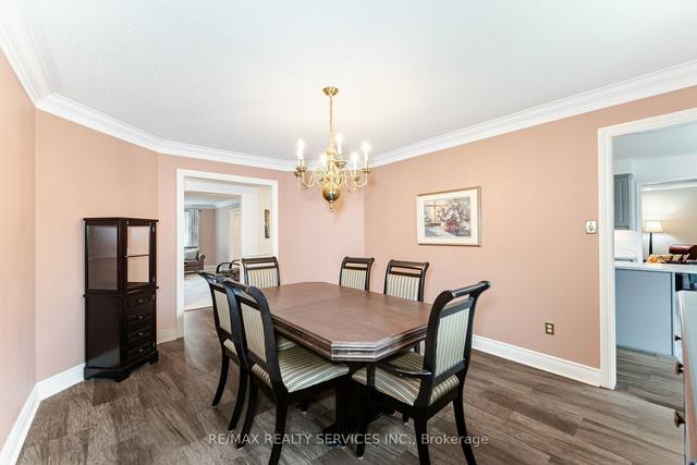 12 Mohan Crt, House detached with 3 bedrooms, 3 bathrooms and 9 parking in Brampton ON | Image 2