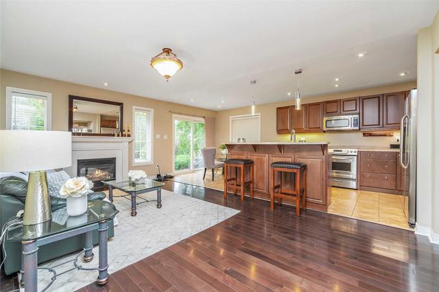65 Browns Cres, House detached with 3 bedrooms, 2 bathrooms and 6 parking in Halton Hills ON | Image 9