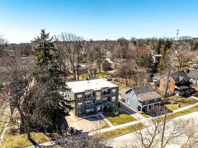 106 Peel St, House detached with 6 bedrooms, 6 bathrooms and 9 parking in Barrie ON | Image 36